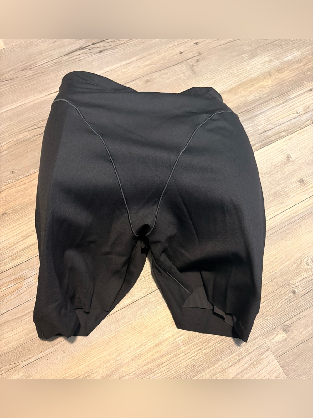 SKIMS Kim Kardashian butt and hip enhancing mid thigh shorts XL new with tags